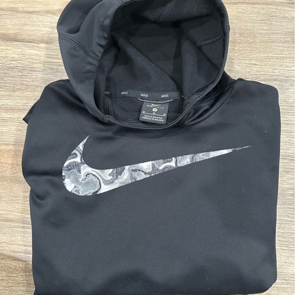 {preloved} Boy’s Black Nike Dri-Fit Hoodie - Picture 2 of 5